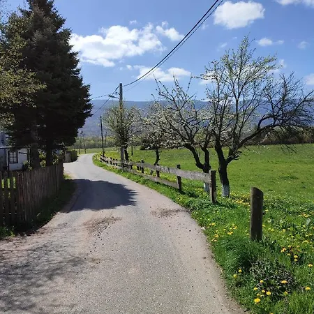 Na Karpackiej 公寓 Kostrzyca