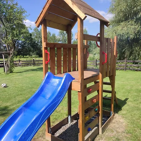 Na Karpackiej 公寓